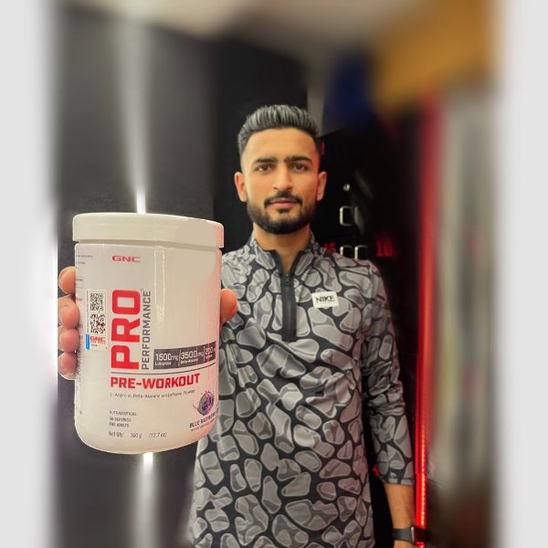 منویر سنگھ کی سوشل میڈیا پر ایک پروڈکٹ کی توثیق کرتے ہوئے تصویر