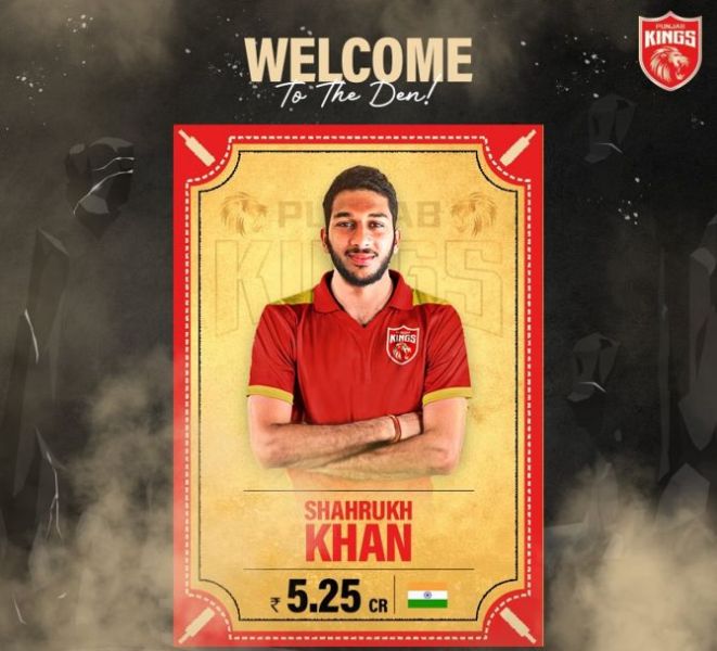 شاہ رخ خان کو 2021 میں پنجاب کنگز نے 5.25 کروڑ روپے میں خریدا تھا۔