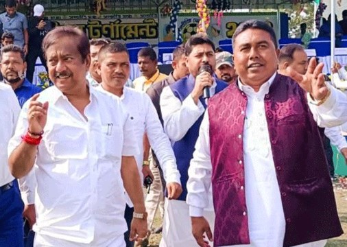 Sheikh Shahjahan (in purple jacket) and his mentor and minister Jyoti Priya Mallick.