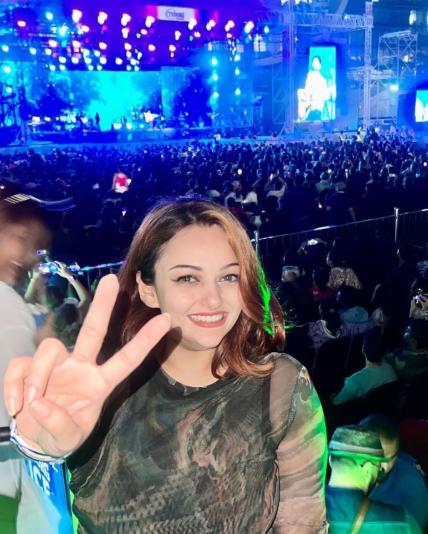 Nehalaxmi Iyer during Arijit Singh's concert