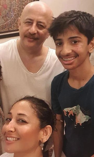 Shruti Panwar with her brother Kartikeya Panwar (in white) and her son Ojasya Ulfat (in black)