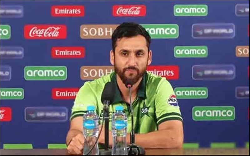 اب جو باقی ہے وہ عثمان طارق کو اس کی گردن پر لکھنا ہے۔ میں واضح ہوں ، سلمان۔

