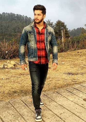 Shivam Khajuria Wiki, Height, Age, Girlfriend, Wife, Family, Biography, etc. 3 Shivam Khajuria