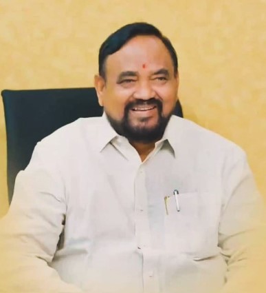 Photo of G. Sayanna, father of G. Lasya Nanditha