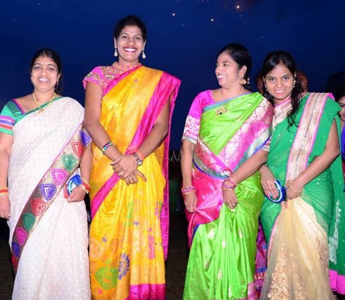 G. Lasya Nanditha and her mother and sisters