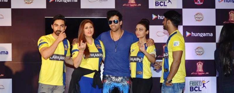 Vahbiz Dorabjee (second from left) taking BCL photos.