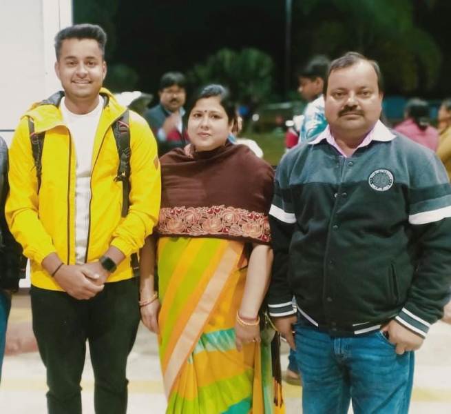 Sushant Mishra with his parents