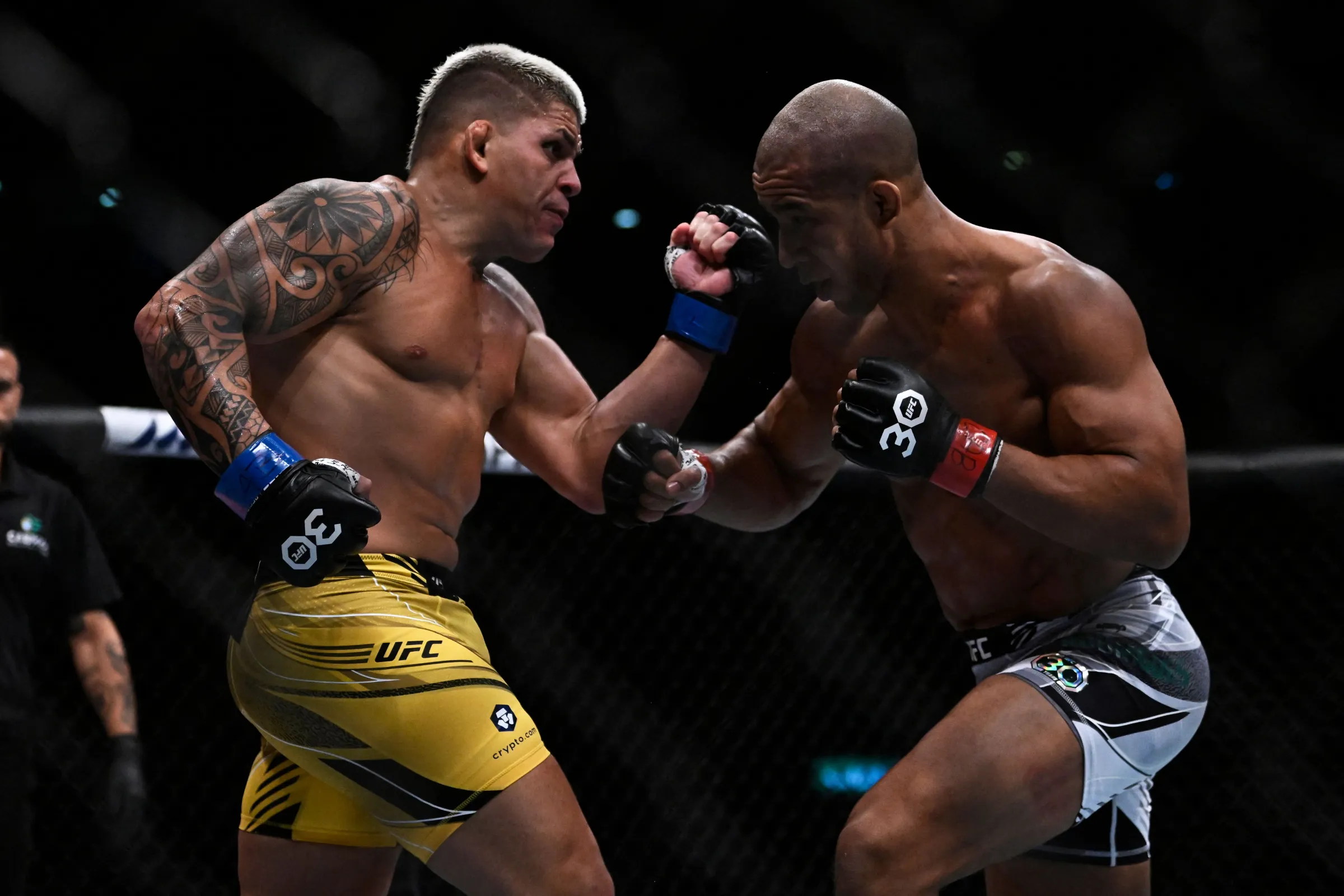 Brazilian Bruno Pereira (left) competes against Brazilian Gregory Rodriguez (right) in a middleweight match at the Ultimate Fighting Championship (UFC) tournament held at the Jeunesse Arena in Rio de Janeiro, Brazil, on January 21, 2023. (Photo by MAURO PIMENTEL/AFP) (Photo by MAURO PIMENTEL/AFP via Getty Images)