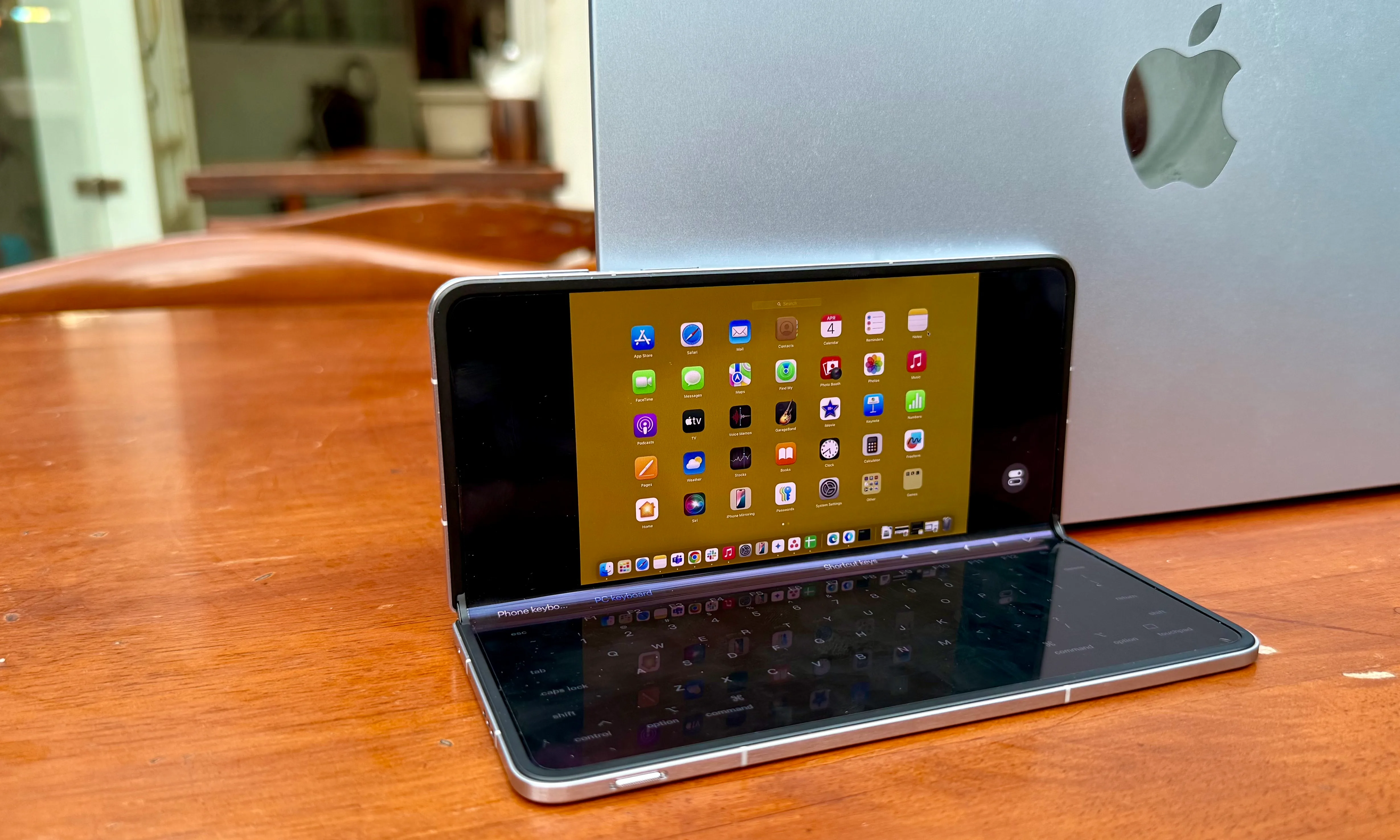 Remote Mac access is via Oppo Find N5 device.