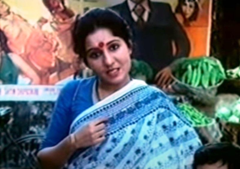 Kavita Chaudhary in a still from a surfing detergent ad.