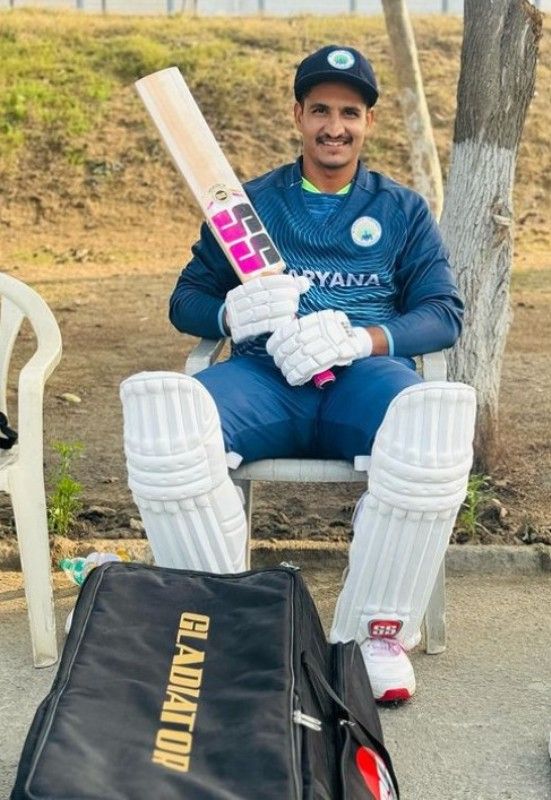 Sumit Kumar during Vijay Hazare Trophy