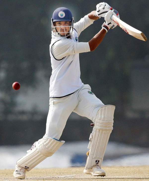 Sumit Kumar's right-handed batting style