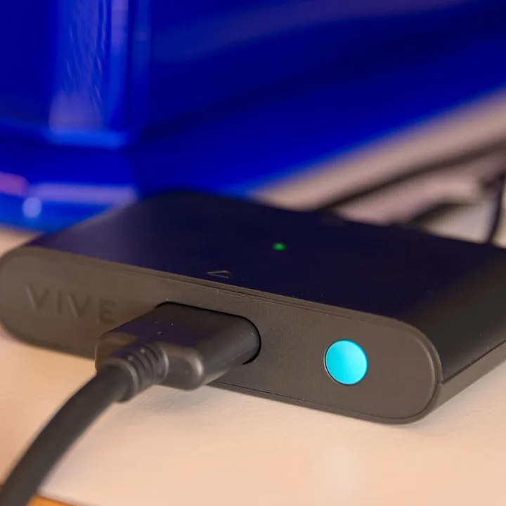 HTC Vive Pro adapter.