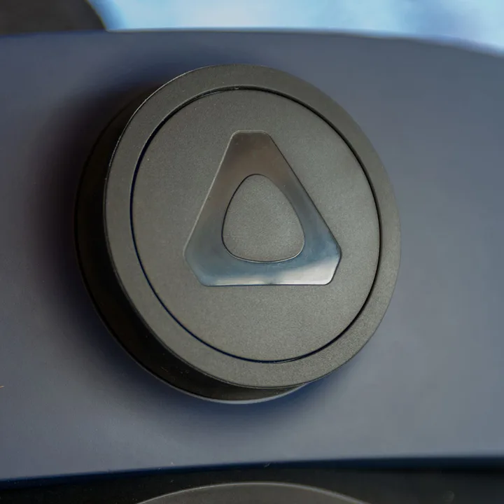 Front of Vive Pro logo.