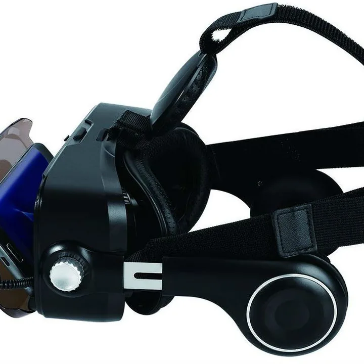 Best VR Headsets for iPhone 5 VR Empire VR headset with head strap.