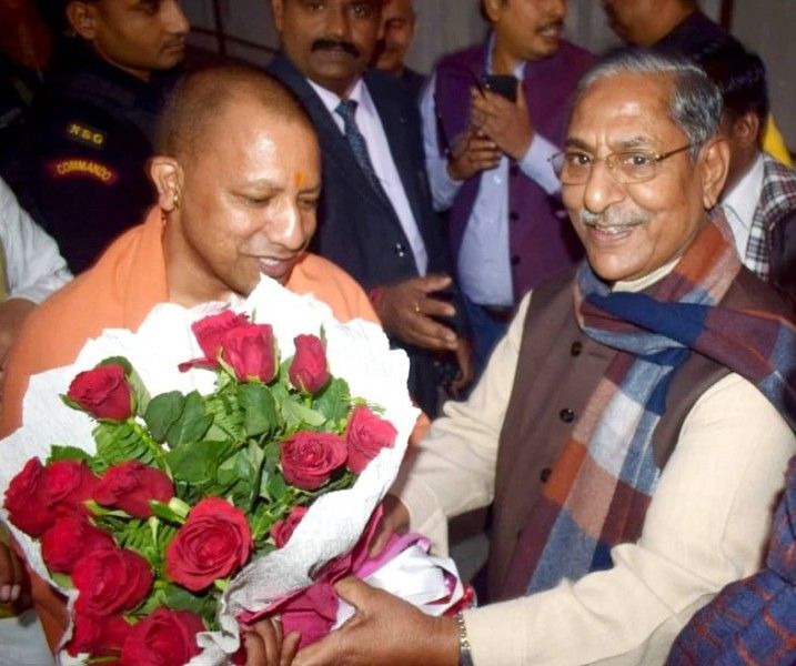 Nand Kishore Yadav and Yogi Adityanath (left), while serving as Road Construction Minister.