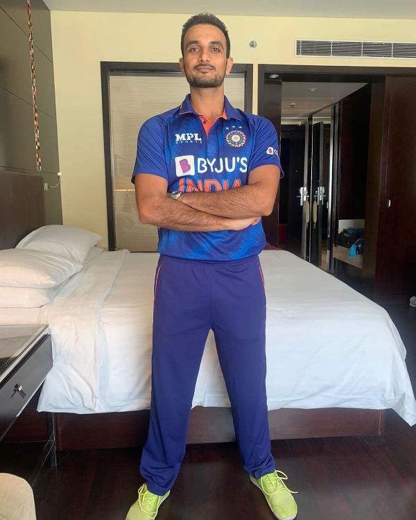 Harshal Patel Wiki, Height, Age, Wife, Family, Biography, etc. 3 Harshal Patel