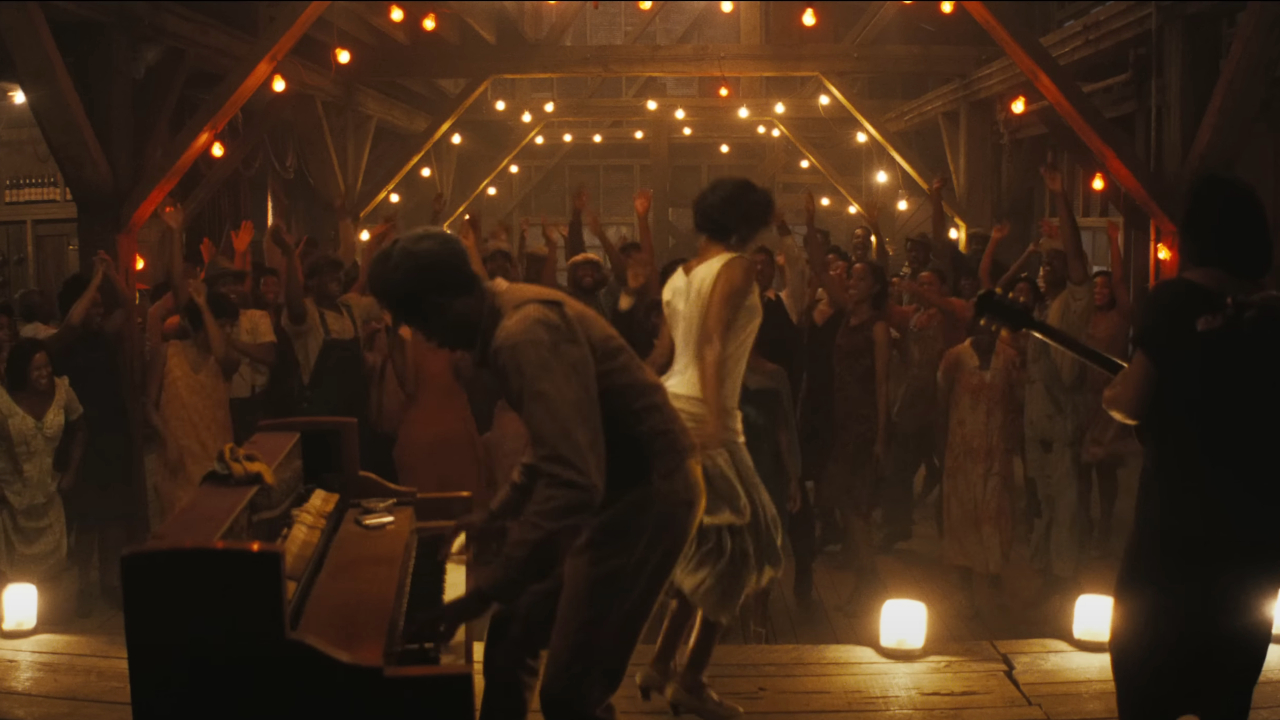 Jayme Lawson Sinners میں کلب Juke کے سامعین کے سامنے گاتا ہے۔