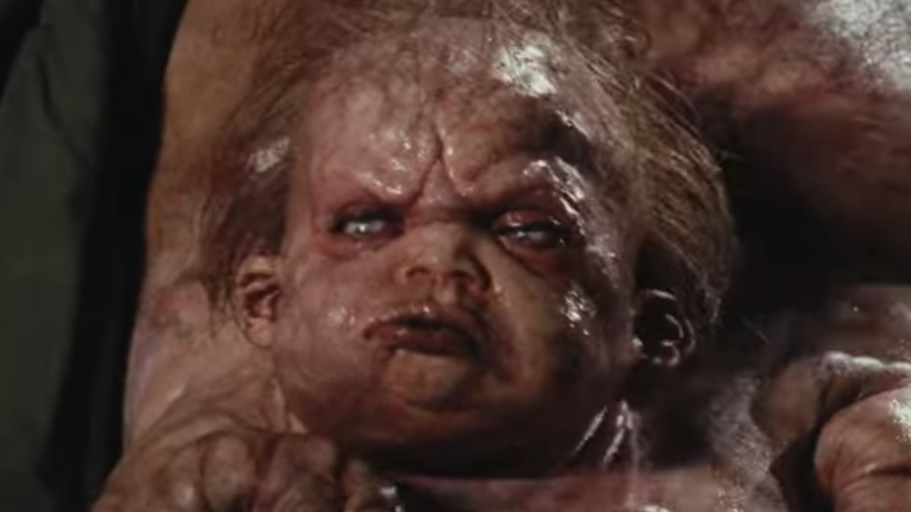 کواتو قائد سے کہہ رہا ہے کہ وہ ٹوٹل ریکال میں اپنا دماغ کھولیں۔