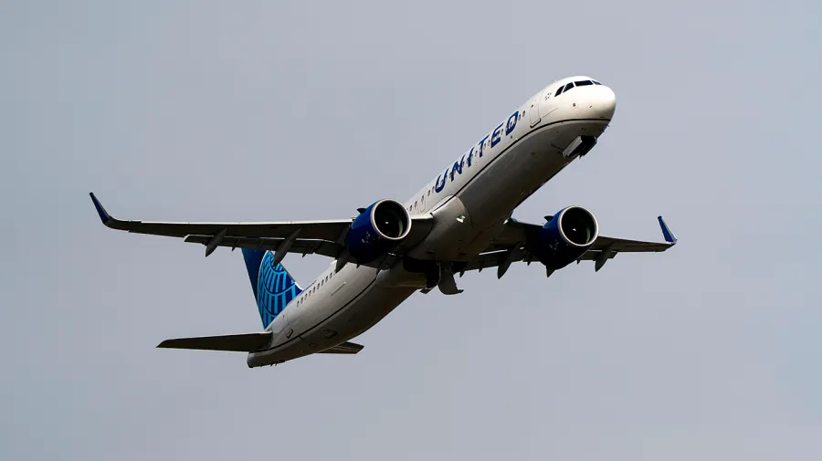 Airlines threaten to eject and ban passengers who don't use headphones

