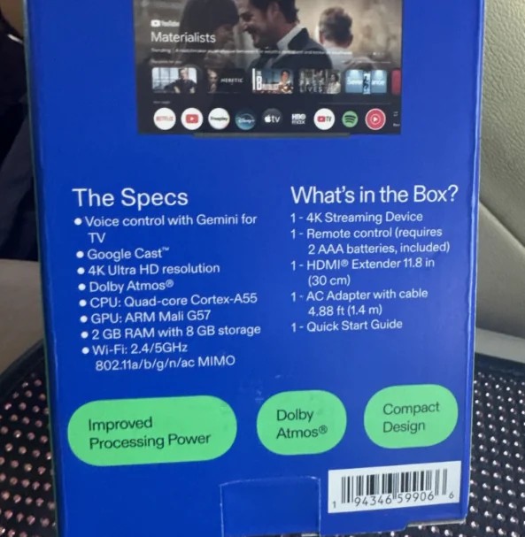 ایک خریدار اسٹور میں والمارٹ کے نئے گوگل ٹی وی اسٹریمنگ ڈیوائس کو دیکھ رہا ہے۔ یہ ناقابل یقین حد تک سستا ہے۔ 1 Onn 4K سٹریمنگ ڈیوائس پیکیجنگ کے الزامات