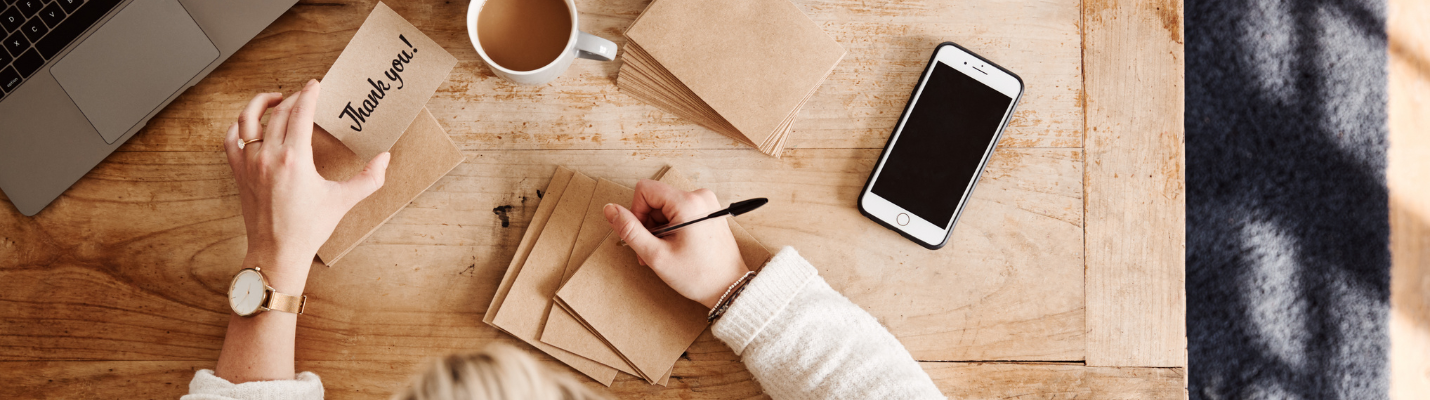 اپنے طاق میں اثر انداز کرنے والوں تک کیسے پہنچیں: 12 ٹاپ ٹپس