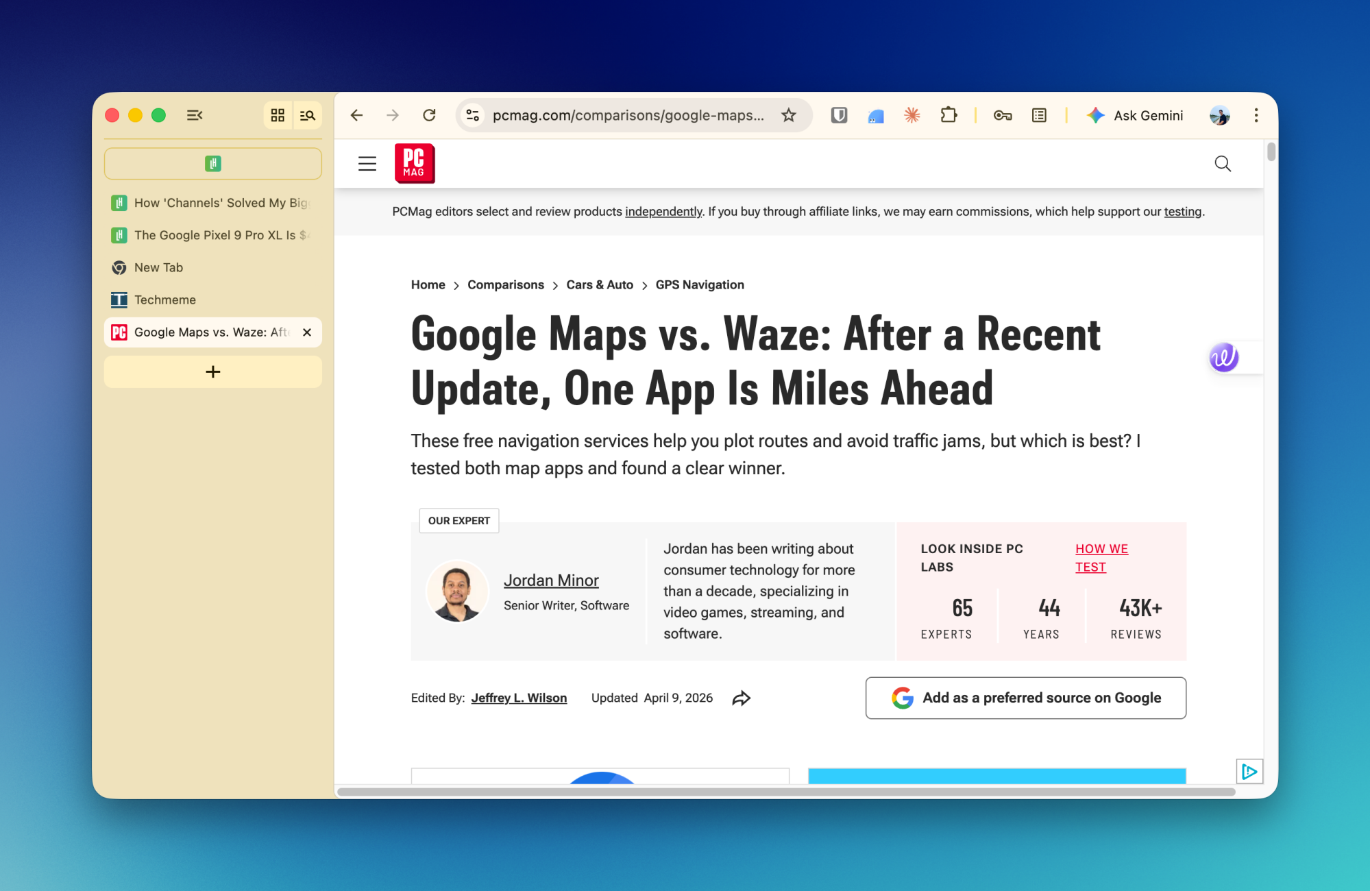 عمودی ٹیبز کے ساتھ گوگل کروم فعال ہے۔