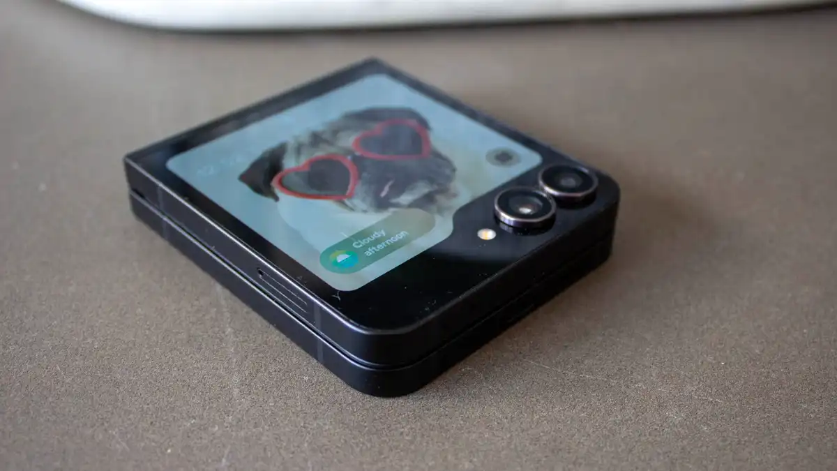 Samsung Galaxy Z Flip 7 FE جائزہ 5