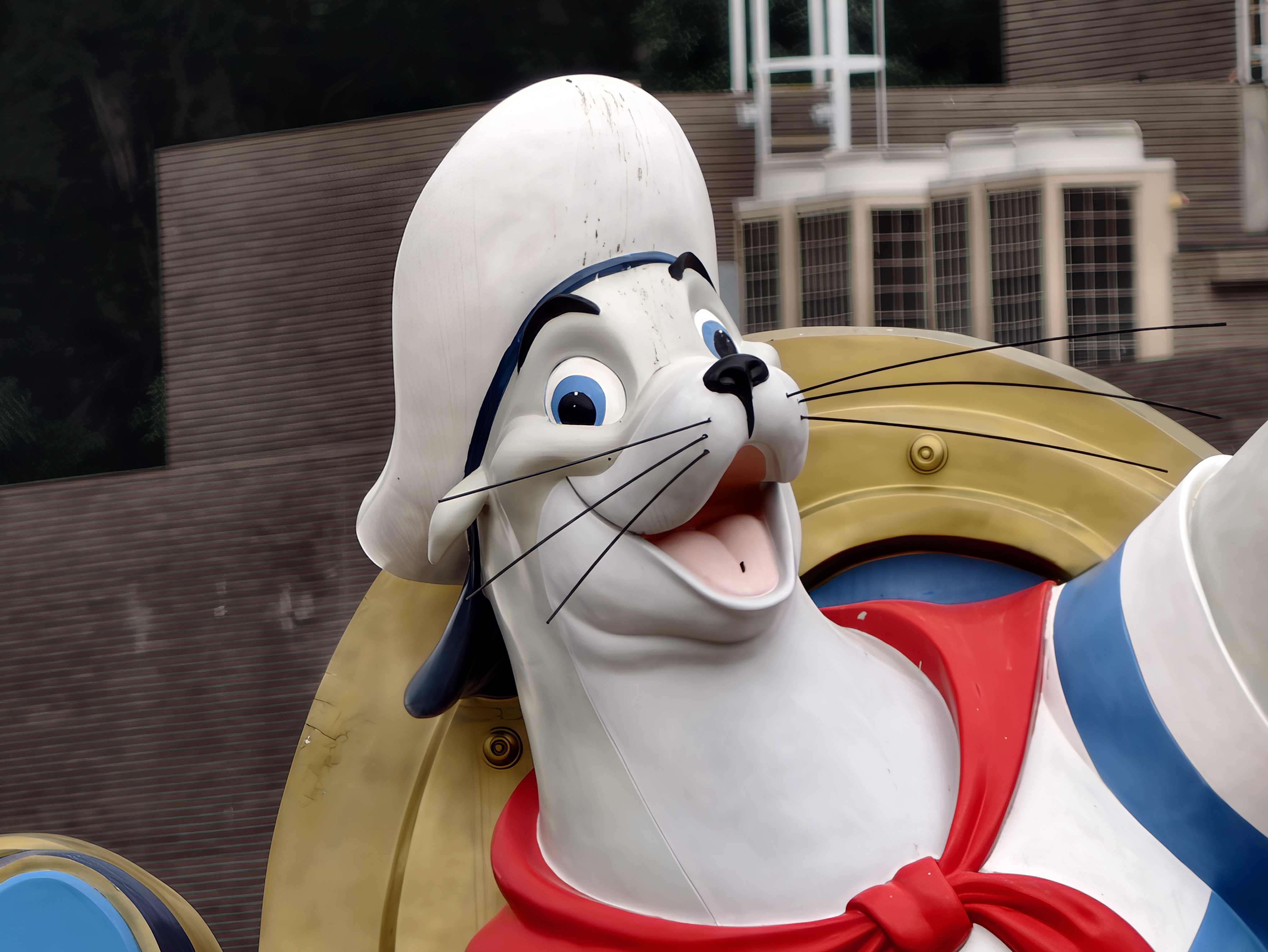 400mm اضافی ٹیلی کنورٹر لینس سے لیس Vivo X300 Ultra کے ساتھ اوشین پارک کا لوگو شاٹ۔