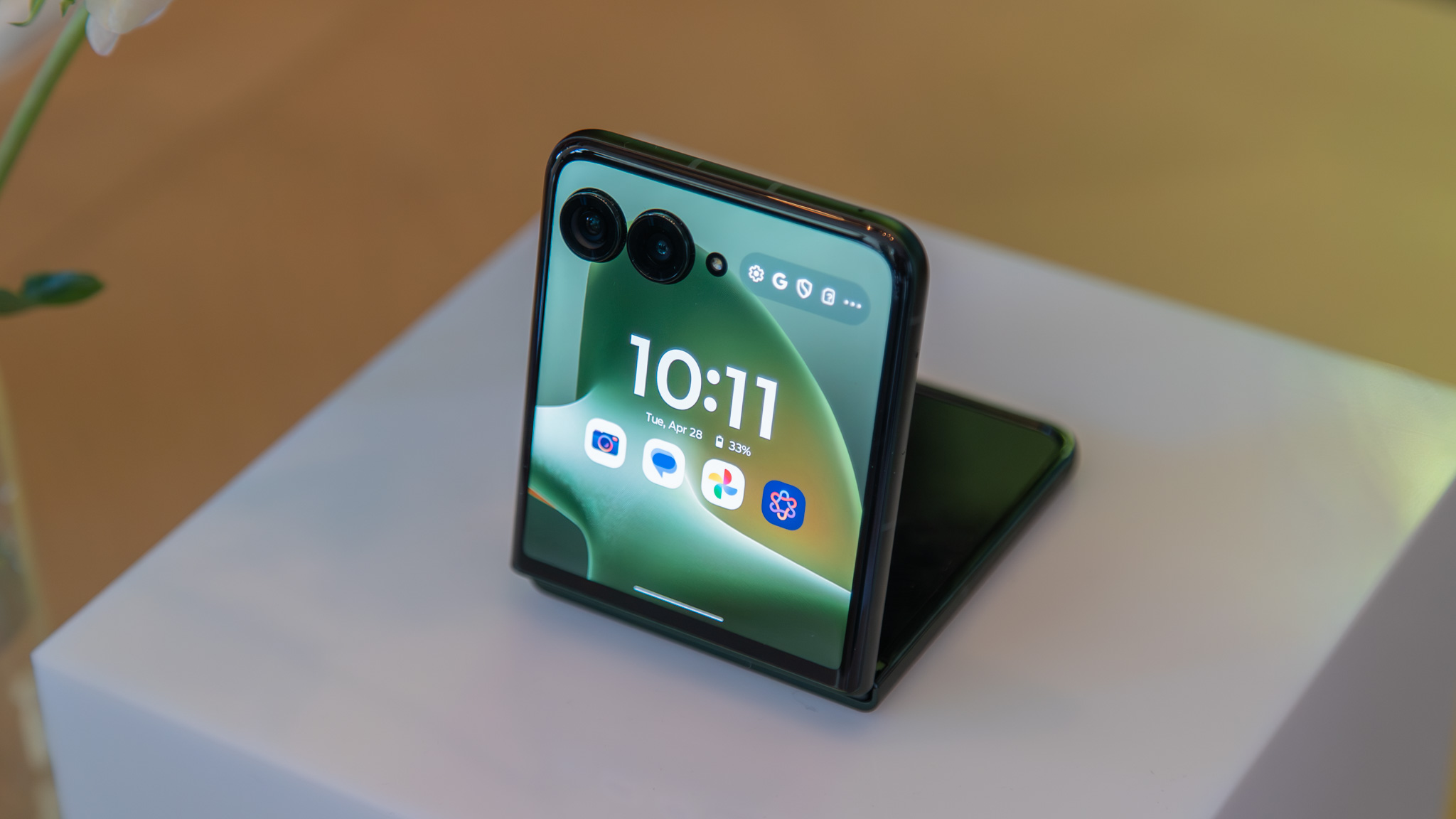 Motorola Razr Plus 2026 کور اسکرین