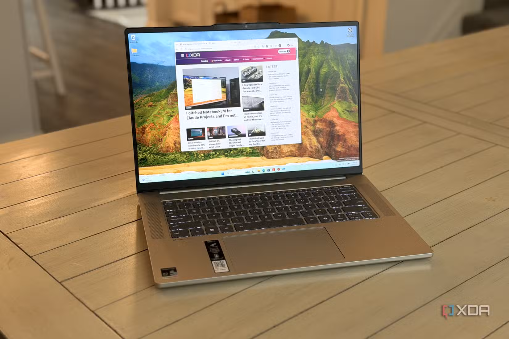Lenovo IdeaPad Slim 5x 11ویں جنریشن کو زاویہ سے دیکھا گیا۔