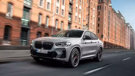 جب بجٹ کی بات آتی ہے تو یہ مزدا ایس یو وی سابق BMW مالکان کو شکست دے رہی ہے۔ 8 2022 BMW X4 کا فرنٹ 3/4 شاٹ