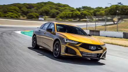جاپانی اسپورٹس کار خریدنے کے بعد اسے فروخت نہیں کرتے۔ 12 2021 Acura TLX ٹائپ ایس کا فرنٹ 3/4 ایکشن شاٹ