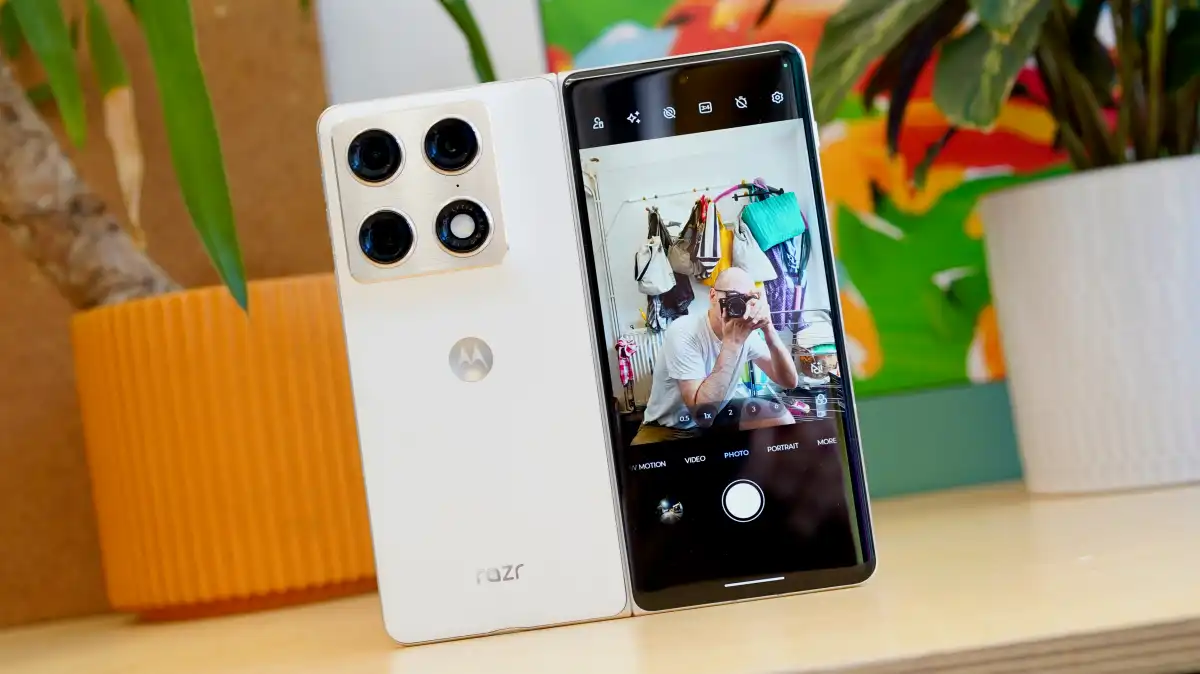 Motorola Razr Fold Review: ایک پرتعیش فولڈ ایبل پروڈکٹ 9 Motorola Razr Fold 5