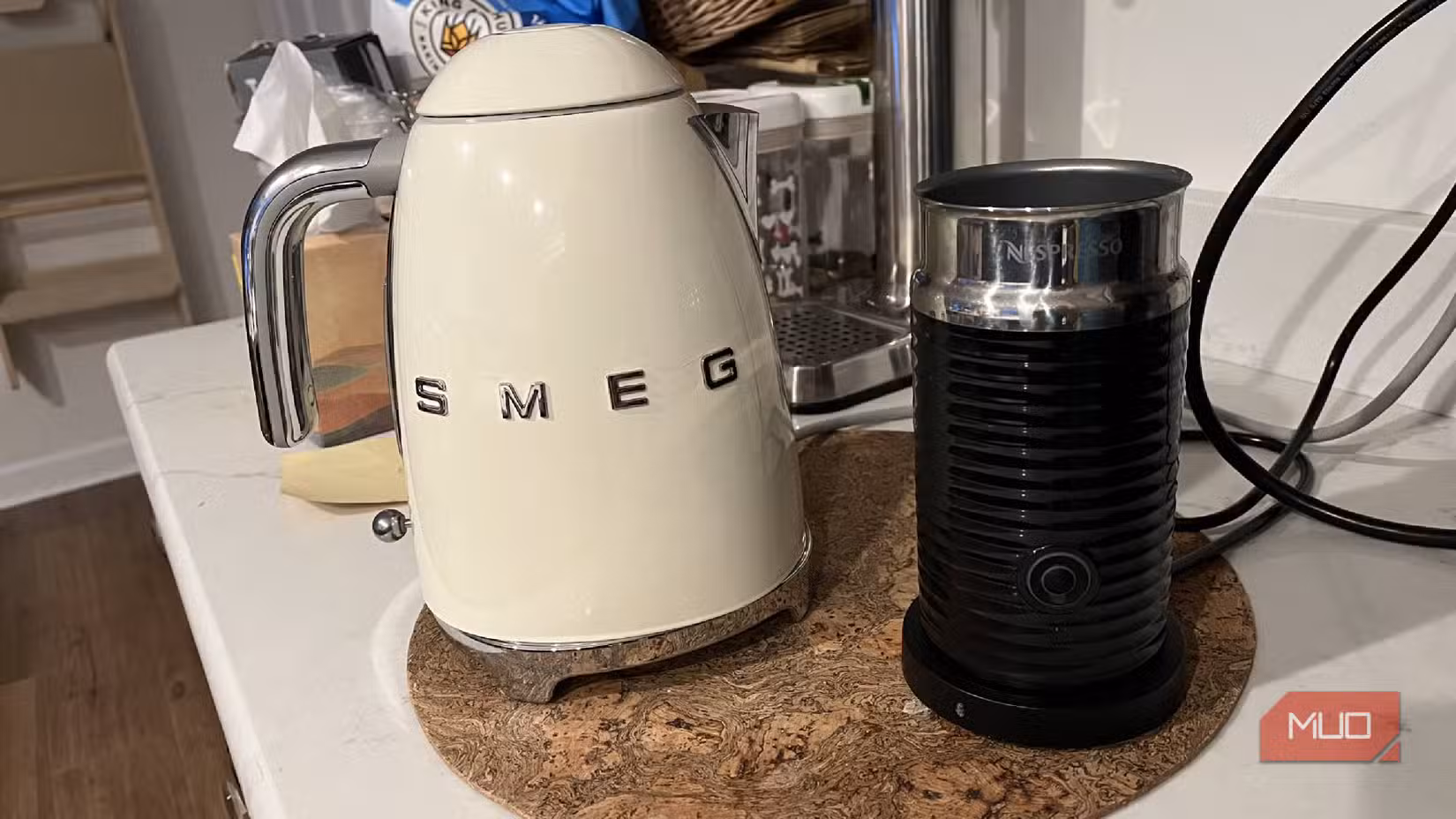 SMEG الیکٹرک کیتلی