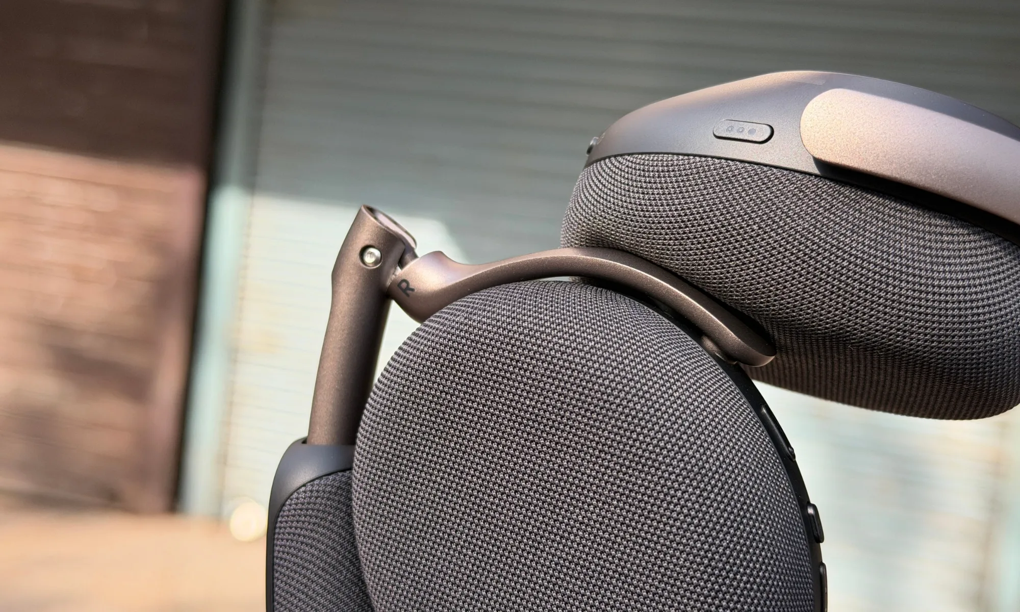 Jabra Evolve3 75 جائزہ: میرے پاس یہ کام کا ہیڈسیٹ کچھ ہفتوں سے ہے اور یہ حیرت انگیز ہے۔ 2 Jabra Evolve3 75 ہیڈ فون