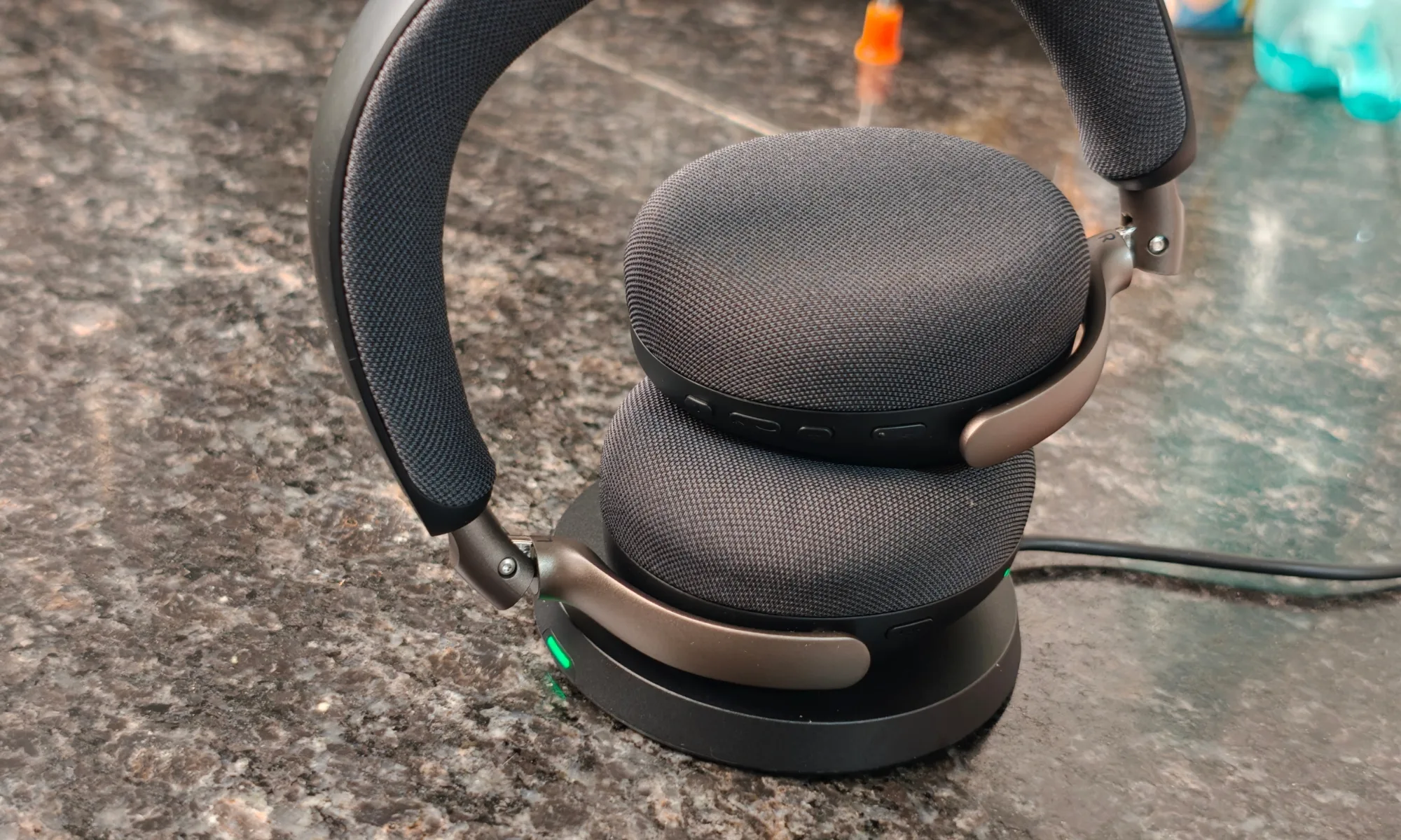 Jabra Evolve3 75 جائزہ: میرے پاس یہ کام کا ہیڈسیٹ کچھ ہفتوں سے ہے اور یہ حیرت انگیز ہے۔ 16 Jabra Evolve3 75 ہیڈ فون