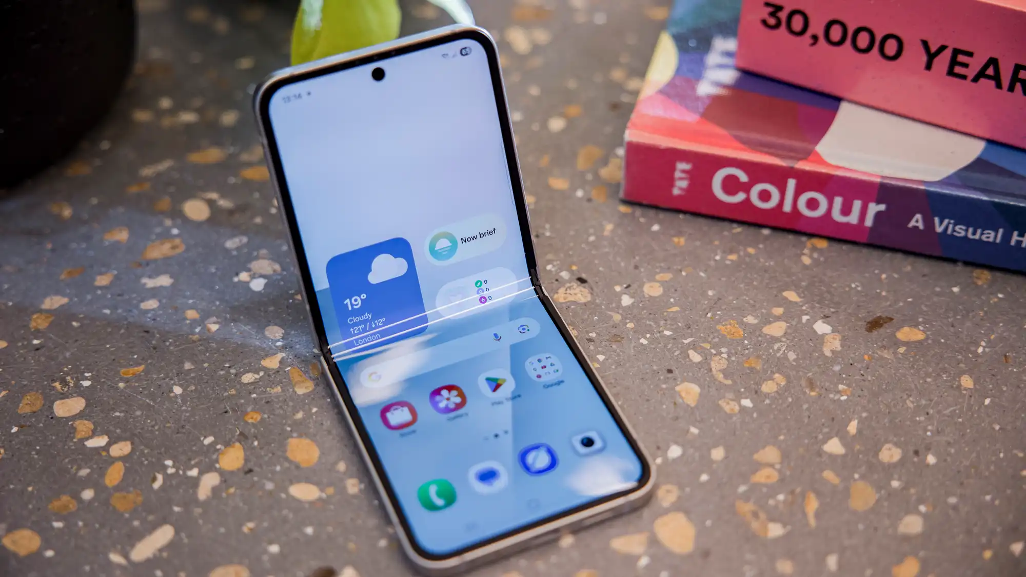 بہترین Samsung Galaxy Phones: ہماری ٹیم کے ذریعہ ٹیسٹ اور درجہ بندی۔ 29 Samsung Galaxy Z Flip 7 - بہترین فلپ فون