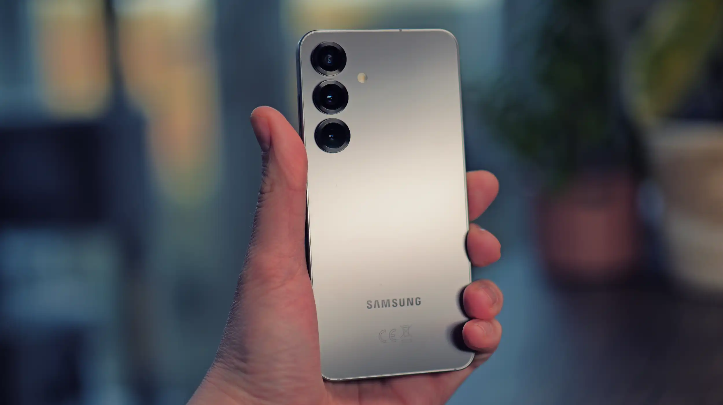 بہترین Samsung Galaxy Phones: ہماری ٹیم کے ذریعہ ٹیسٹ اور درجہ بندی۔ 41 Samsung Galaxy S25 - پچھلی نسل کا بہترین فلیگ شپ