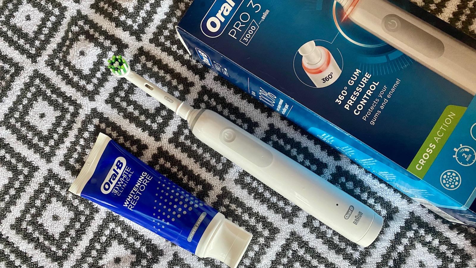 بہترین Oral-B الیکٹرک ٹوتھ برش 2026 14 Oral-B Pro 3/Smart 1500 - بہترین درمیانی قیمت والا Oral-B برش