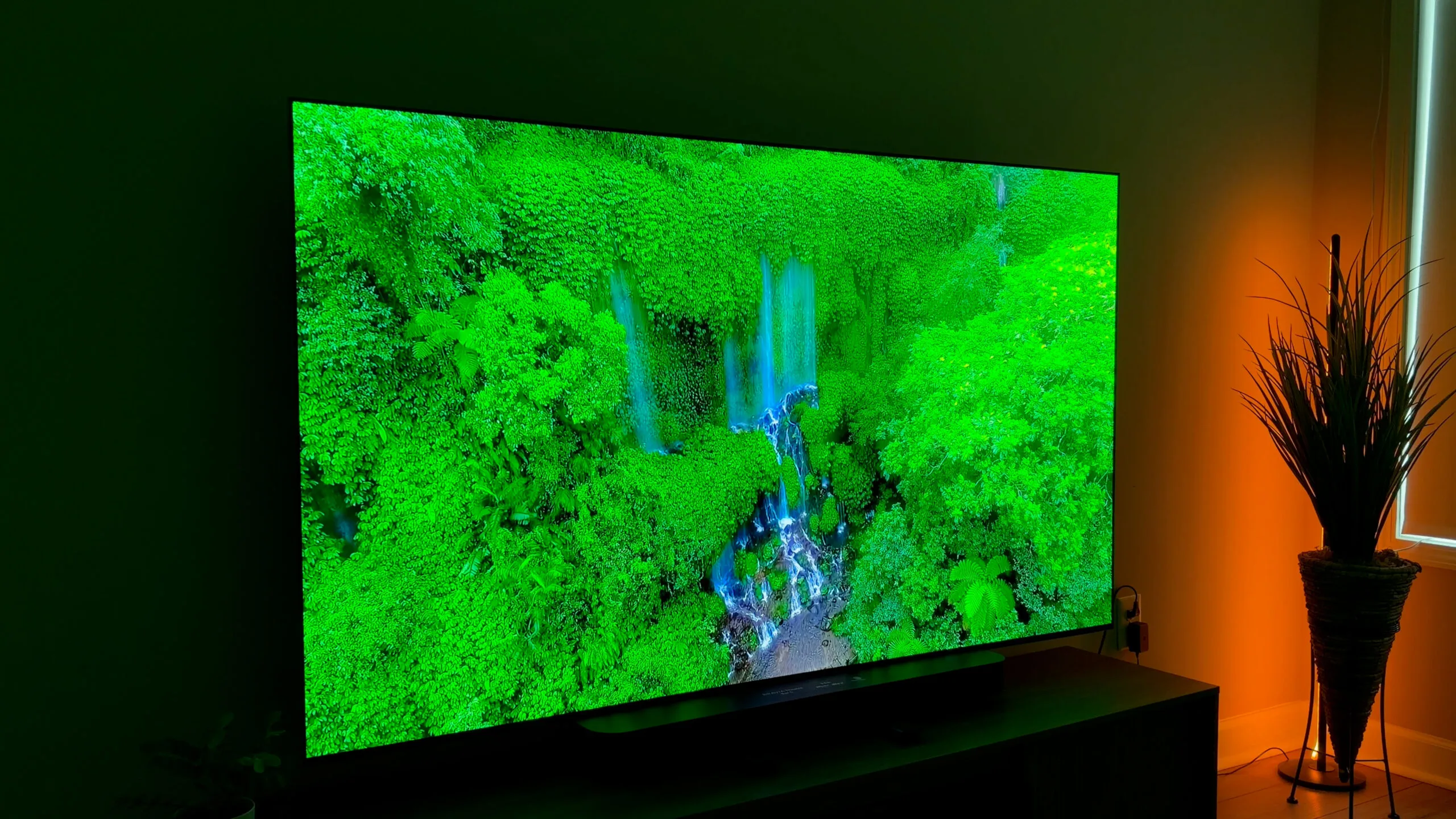 LG C6H OLED Evo AI جائزہ: سالوں میں پہلا معنی خیز C سیریز اپ گریڈ؟ 2 الیکٹرانکس، اسکرینز، کمپیوٹر ہارڈویئر