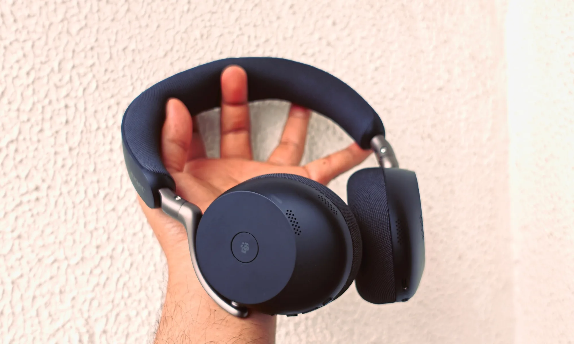 Jabra Evolve3 75 جائزہ: میرے پاس یہ کام کا ہیڈسیٹ کچھ ہفتوں سے ہے اور یہ حیرت انگیز ہے۔ 1 Jabra Evolve3 75 ہیڈ فون