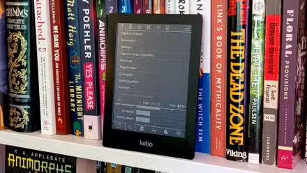 میں نے Kindle سے Kobo میں تبدیل کیا، لیکن Amazon نے ایک چیز حل کی جسے Kobo نے مکمل طور پر کھو دیا۔ 1 بک شیلف پر Kobo Aura HD
