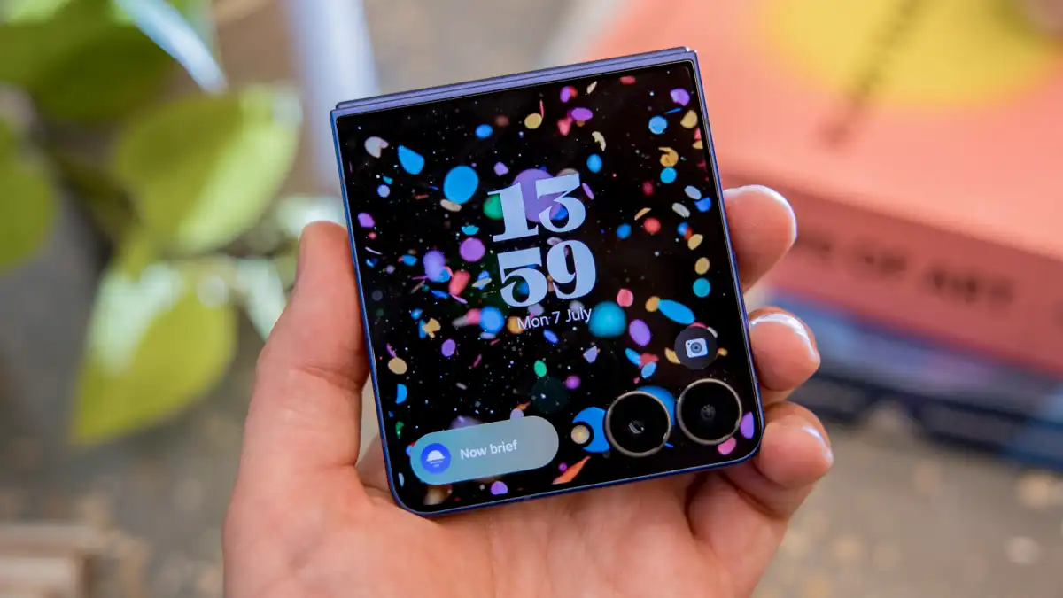 Galaxy Z Flip 8 رینڈرز مجھے مایوسی کے لیے تیار کرتے ہیں۔ 1 Galaxy Z Flip 7 Review 6