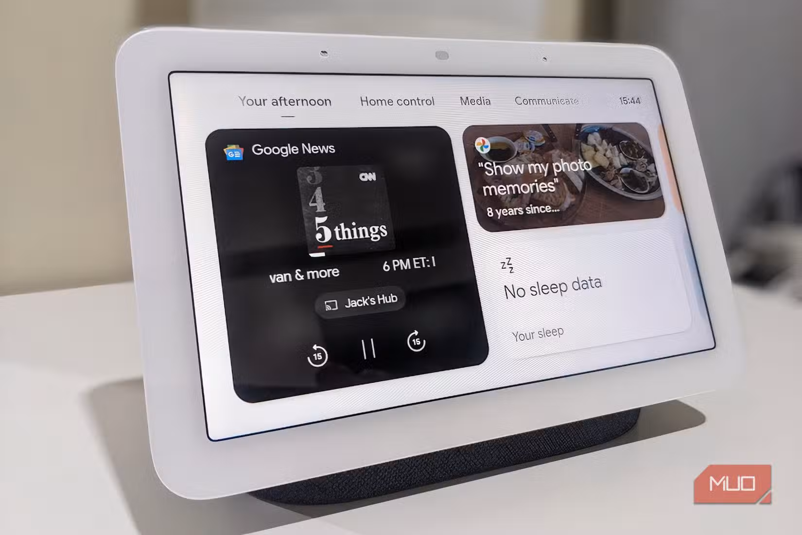 Google Nest Hub CNN نیوز فیڈ دکھا رہا ہے۔