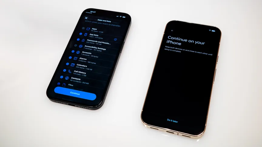 $899 Pixel 11 کا لمبا 30x زوم اور کیمرہ بار کا نیا ڈیزائن متاثر کن ہے۔ 1 پکسل 11 اور آئی فون