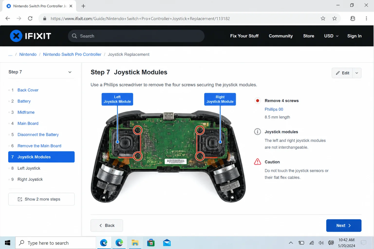 پبلک iFixit گائیڈ امیج جو پرو کنٹرولر اسٹک ایریا تک رسائی دکھاتی ہے، اسٹک اسمبلی اور اسکرو کے دکھائی دینے والے مقامات کی نشاندہی کرتی ہے۔