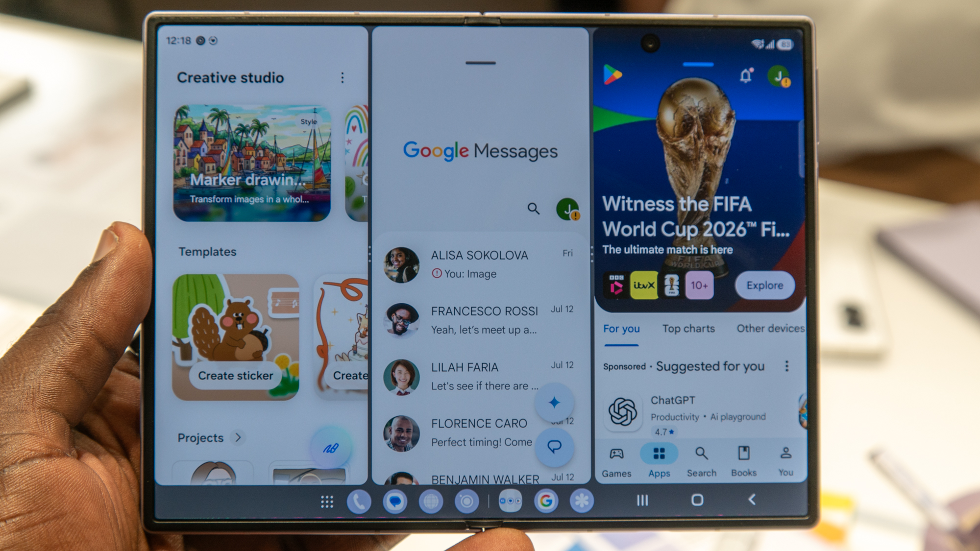 Galaxy Z Fold 8 تین ایپس ساتھ ساتھ چلا رہا ہے۔