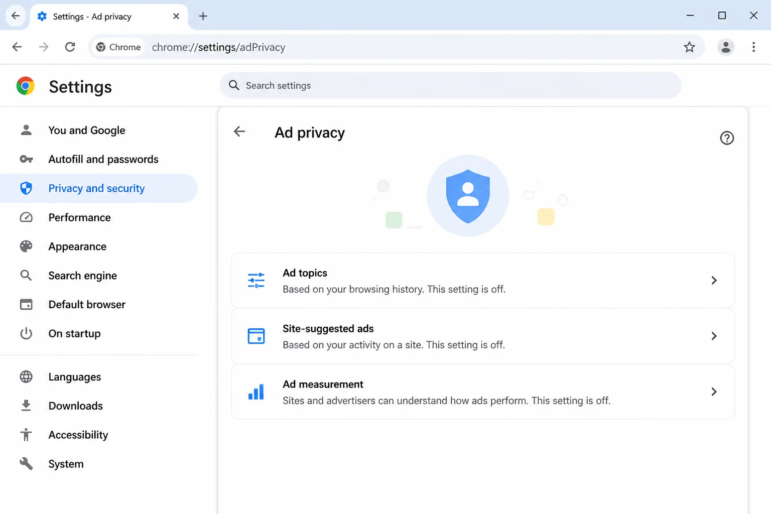 کروم کا اشتہار کی رازداری کا صفحہ chrome://settings/adPrivacy پر، جو اشتہار کے عنوانات، سائٹ کے حوالہ جات، اور اشتہار کی پیمائش دکھاتا ہے۔