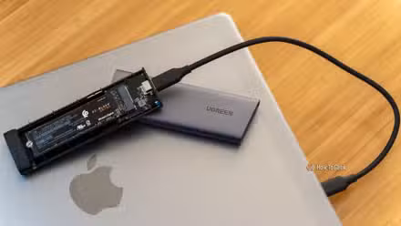 UGREEN M.2 NVMe SSD USB انکلوژر WD_BLACK SN750 SSD کے ساتھ۔